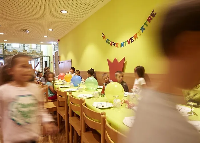 بيت شباب Youth *