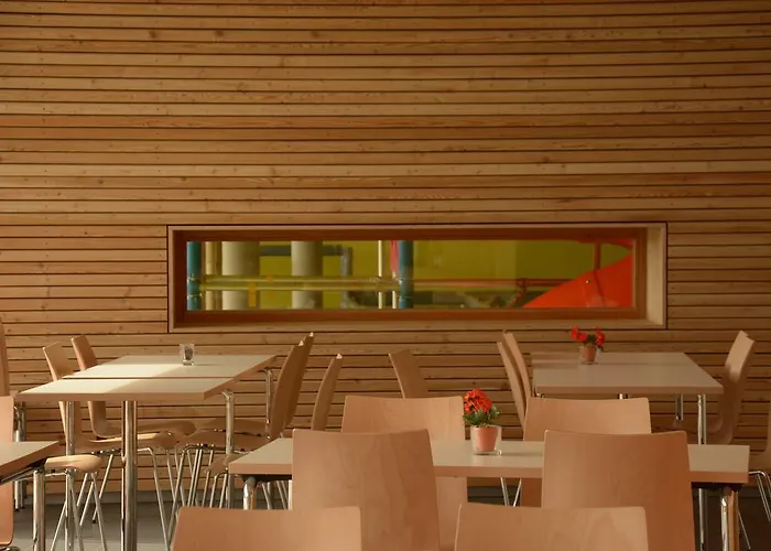 بيت شباب Youth *