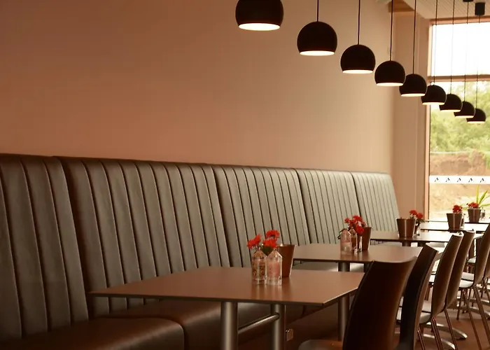 بيت شباب Youth *